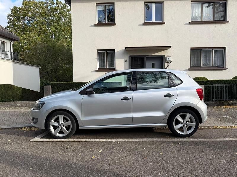 Silber Gebraucht 2009 VW Polo Kleinwagen | 3.450 € (Etwas zu teuer) - Bild 1/4