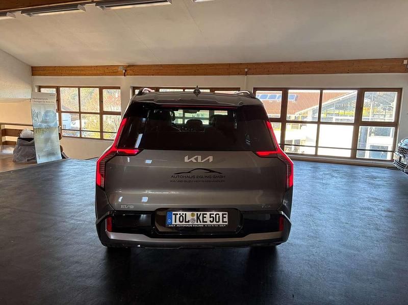 Gebraucht Kia EV9 Edition 7 283 kW (385 PS) 2024 (dfg) pebble gray met. SUV