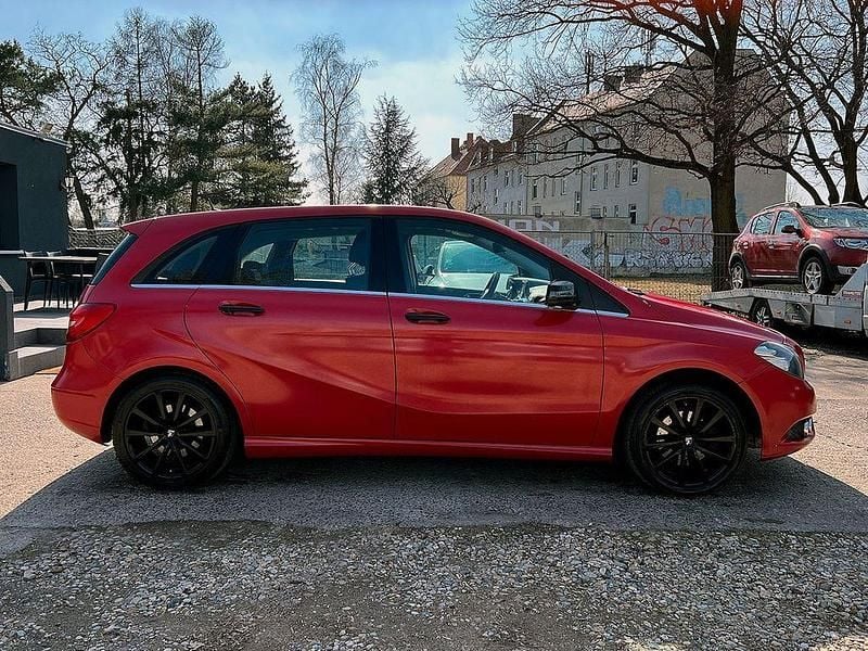 Gebraucht Mercedes B180 109 PS (80 kW) 2014 Van / Kleinbus