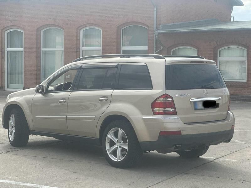 Gebraucht Mercedes GL320 224 PS (164 kW) 2008 Gold SUV