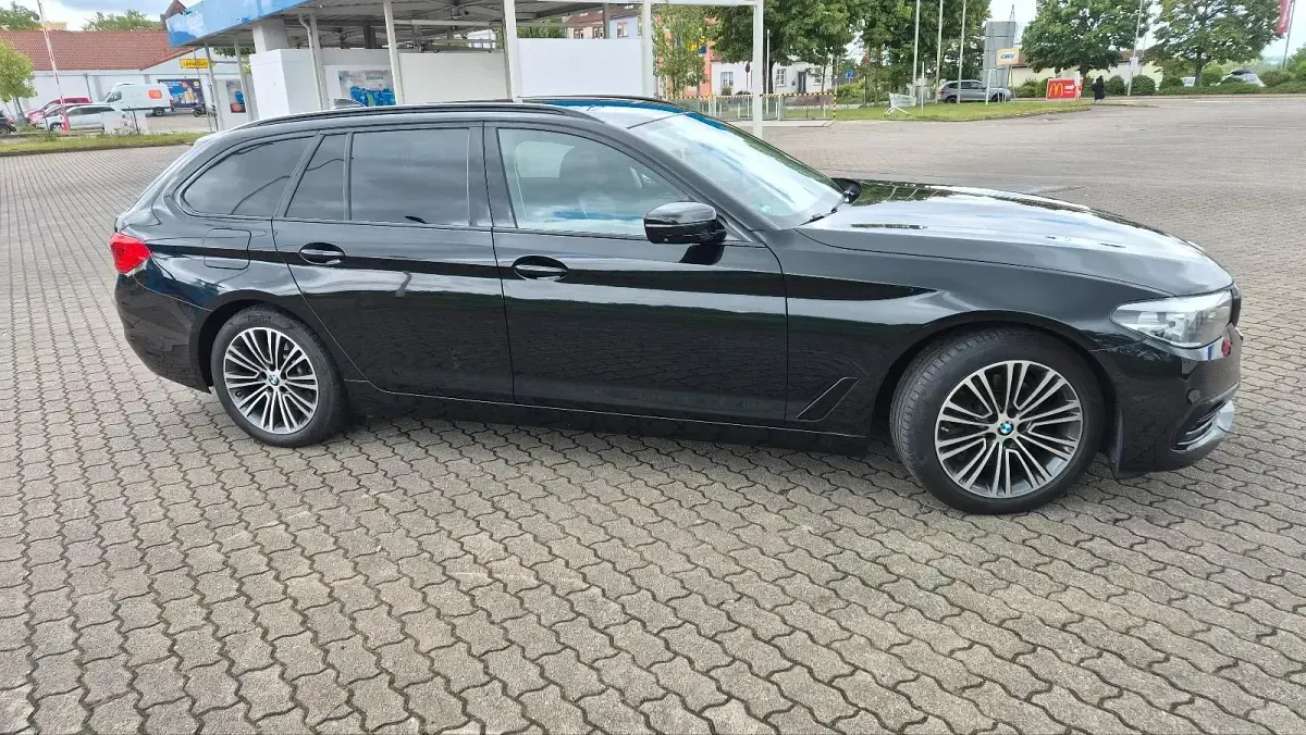 Gebraucht BMW 520 190 PS (139 kW) 2018 Schwarz Kombi