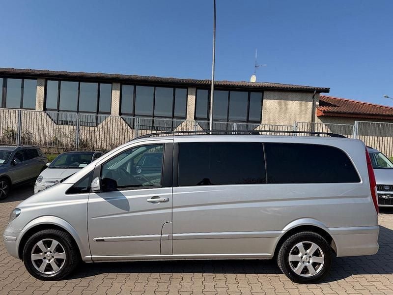 Gebraucht Mercedes Viano 150 PS (110 kW) 2010 Silber Van / Kleinbus