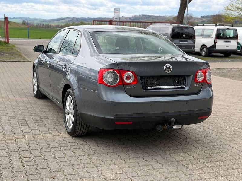 Usata VW Jetta 140 CV (102 kW) 2009 Grigio Berlina