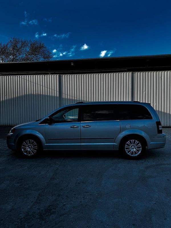 Gebraucht Chrysler Grand Voyager 163 PS (119 kW) 2009 Silber Van / Kleinbus