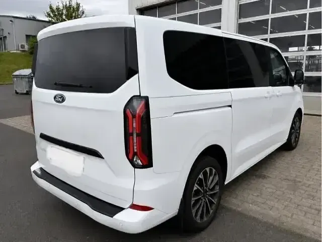 Gebraucht Ford Tourneo Custom Titanium X 170 PS (125 kW) 2025 Weiß Van
