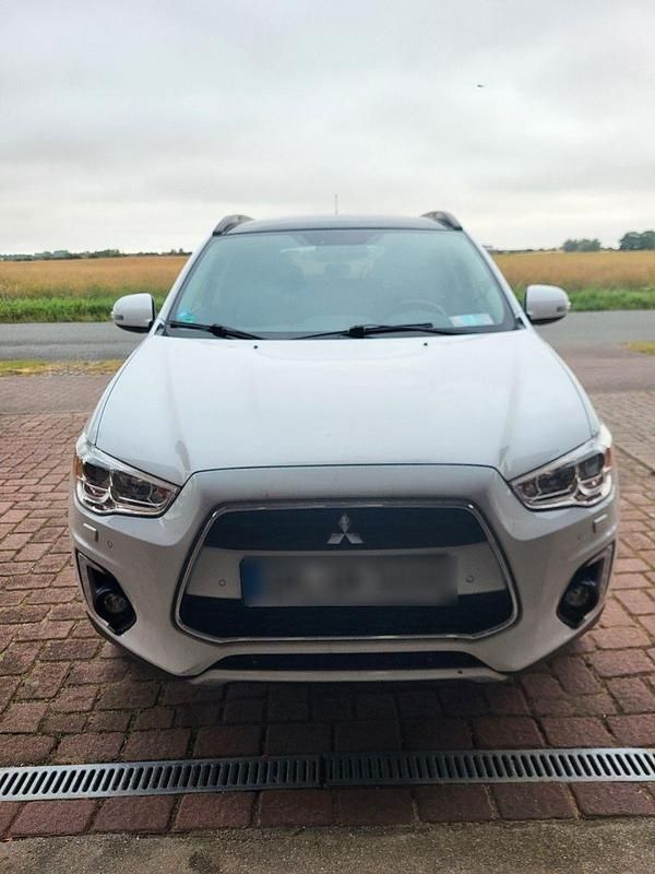 Weiß Gebraucht 2016 Mitsubishi ASX Instyle SUV | 9.900 € (Superpreis) - Bild 1/4