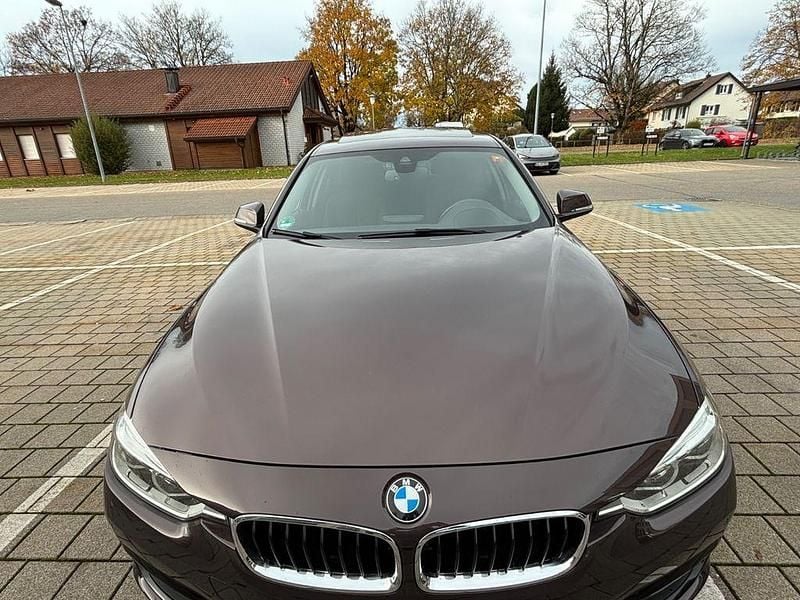 Braun Gebraucht 2016 BMW 330 Sport Line Kombi | 15.800 € (Superpreis) - Bild 1/4