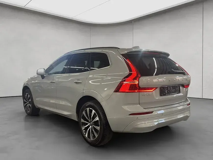 Gebraucht Volvo XC60 Core 250 PS (183 kW) 2024 Grau SUV