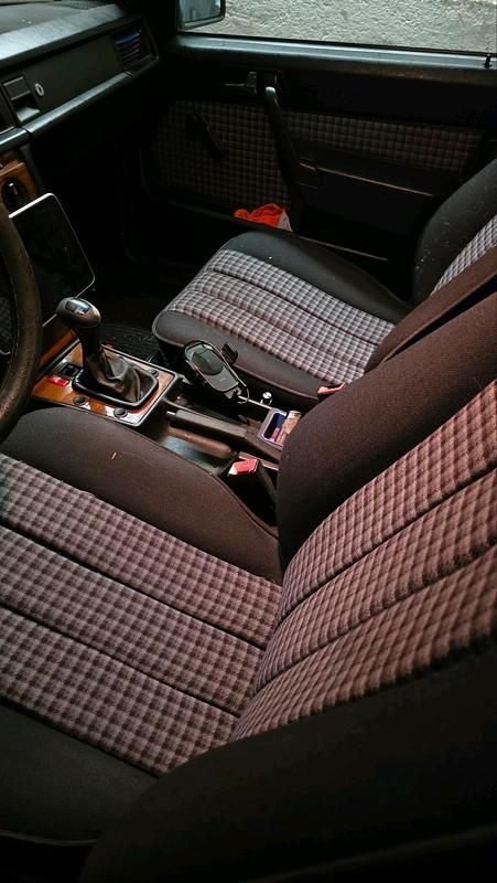 Gebraucht Mercedes 190 122 PS (89 kW) 1990 Andere farben Limousine