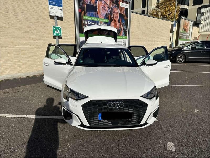 Gebraucht Audi A3 Sportback 150 PS (110 kW) 2023 Weiß Kleinwagen