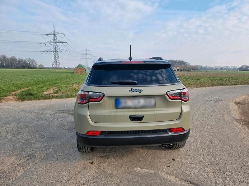 Second-hand Jeep Compass 240 CP (176 kW) 2021 Negru SUV
