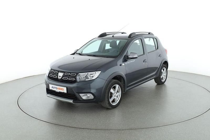 Grau Gebraucht 2019 Dacia Sandero Prestige Kleinwagen | 10.980 € (Etwas zu teuer) - Bild 1/3