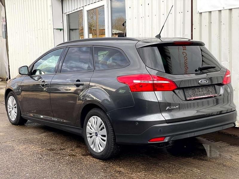Gebraucht Ford Focus Titanium 120 PS (88 kW) 2016 Magnetic grau Kombi