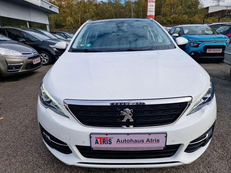 Lack weiss banquise/deckende l Gebraucht 2018 Peugeot 308 SW Active Kombi | 8.700 € (Fairer Preis) - Bild 1/4