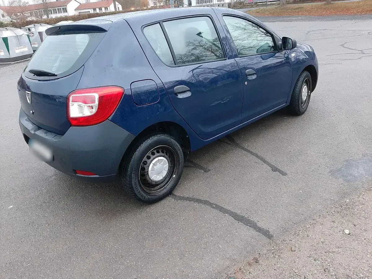 Second-hand Dacia Sandero 73 CP (53 kW) 2015 Albastru Berlinǎ