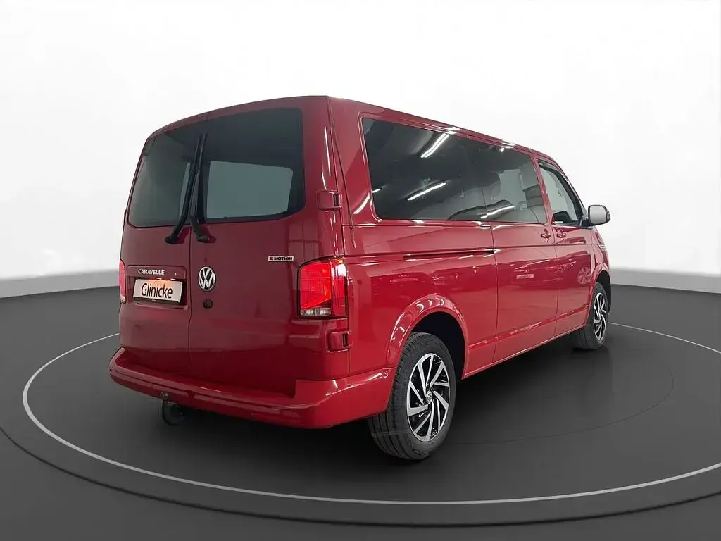 Gebraucht VW Caravelle Comfortline 204 PS (150 kW) 2023 Rot Van