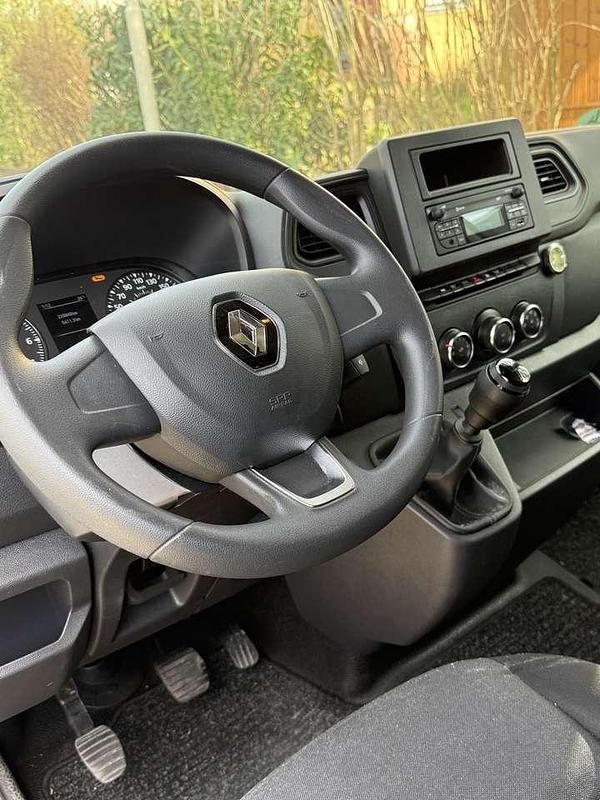 Gebraucht Renault Master Basis 150 PS (110 kW) 2024 Weiß Van / Kleinbus