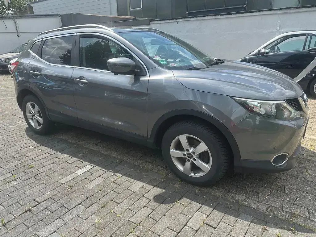 Gebraucht Nissan Qashqai 360º 116 PS (85 kW) 2015 Grau SUV