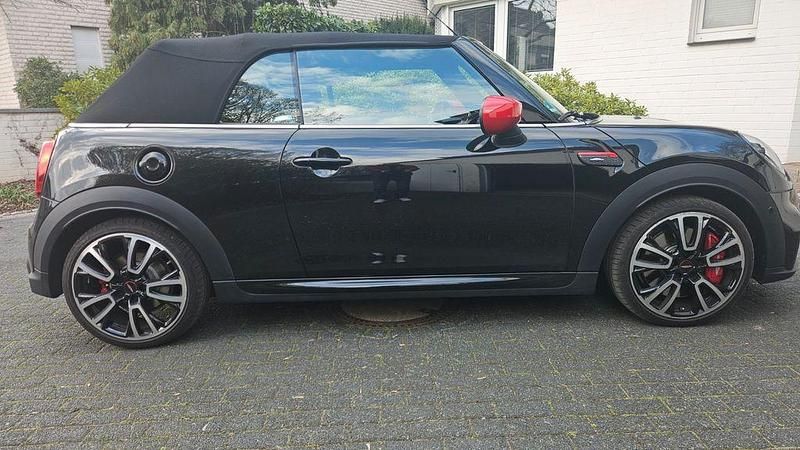 Gebraucht Mini John Cooper Works 231 PS (169 kW) 2024 Schwarz Kleinwagen