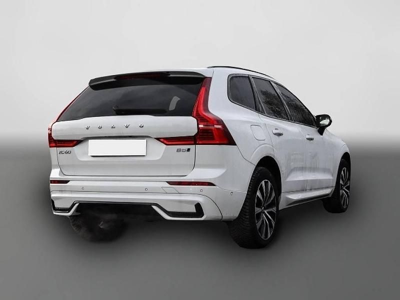 Gebraucht Volvo XC60 Plus 250 PS (183 kW) 2023 Weiß SUV