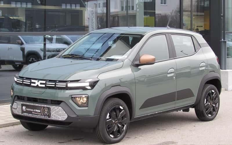 Olivgrün Gebraucht 2024 Dacia Spring Extreme Kleinwagen | 18.200 € (Fairer Preis) - Bild 1/4