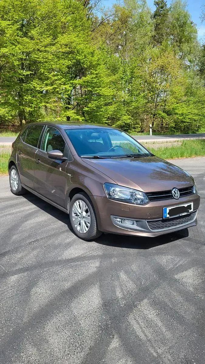 Gebraucht VW Polo Life 90 PS (66 kW) 2013 Braun Kleinwagen