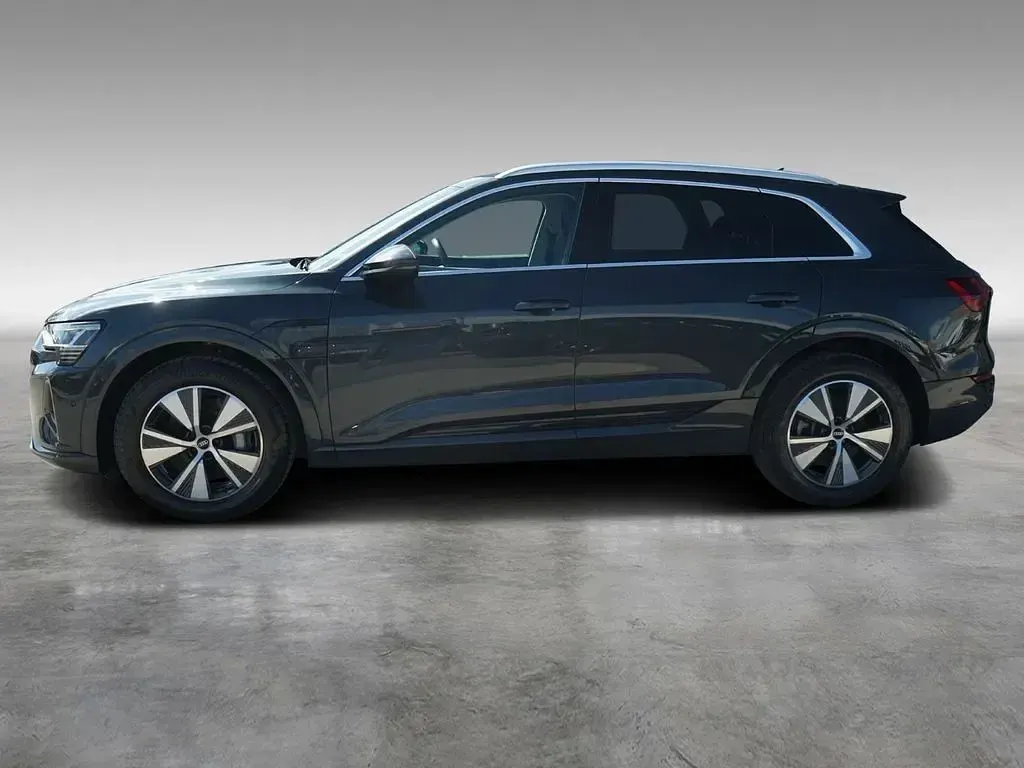 Second-hand Audi Q8 e-tron Advanced 250 kW (340 CP) 2023 Gri SUV