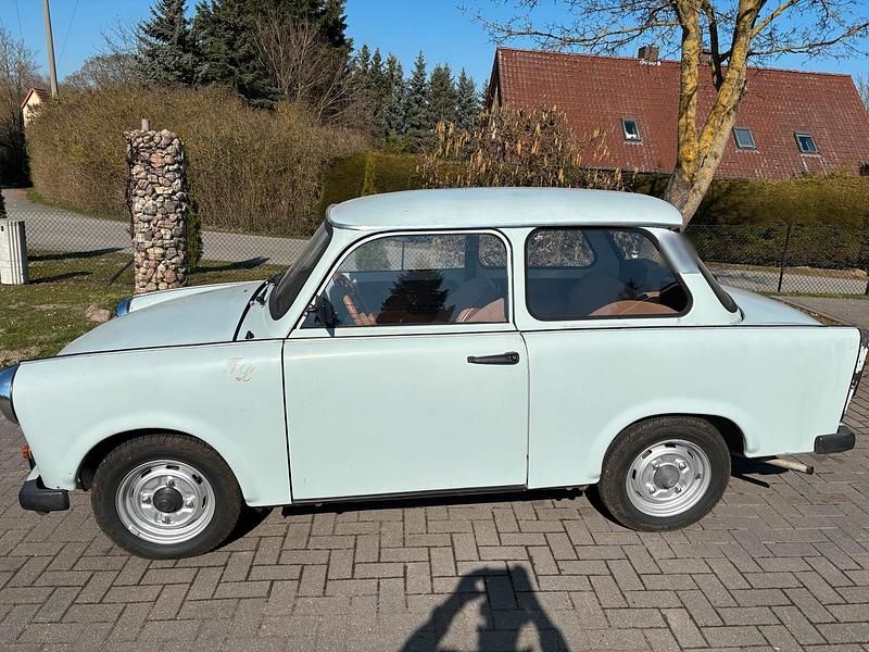 Gebraucht Trabant 601 26 PS (19 kW) 1990 Andere farben Limousine