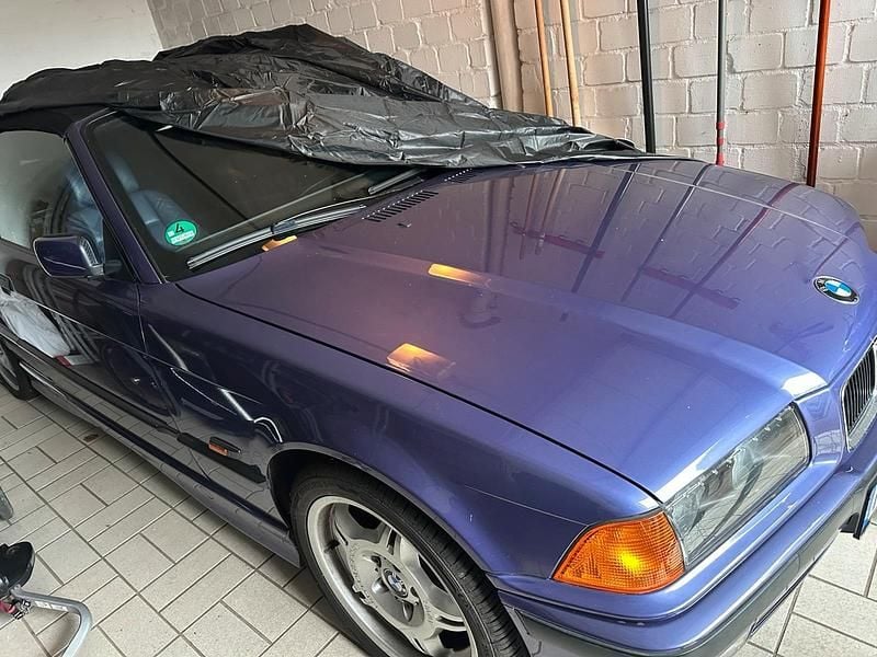 Gebraucht BMW 320 Cabriolet 150 PS (110 kW) 1996 Violet Cabrio