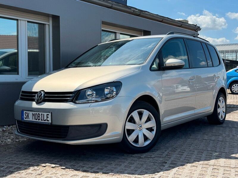 Silber Gebraucht 2010 VW Touran Comfortline Van / Kleinbus | 4.999 € (Fairer Preis) - Bild 1/4