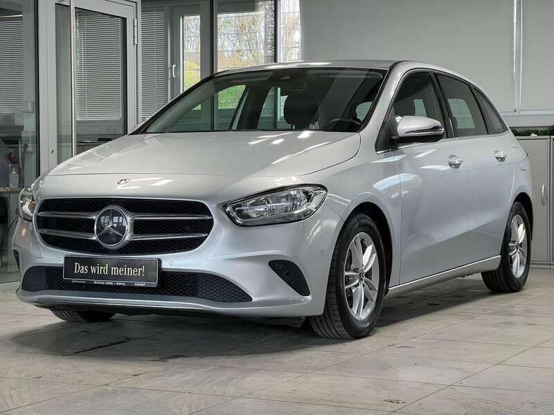 Silber Gebraucht 2020 Mercedes B180 Style Van / Kleinbus | 20.960 € (Etwas zu teuer) - Bild 1/3