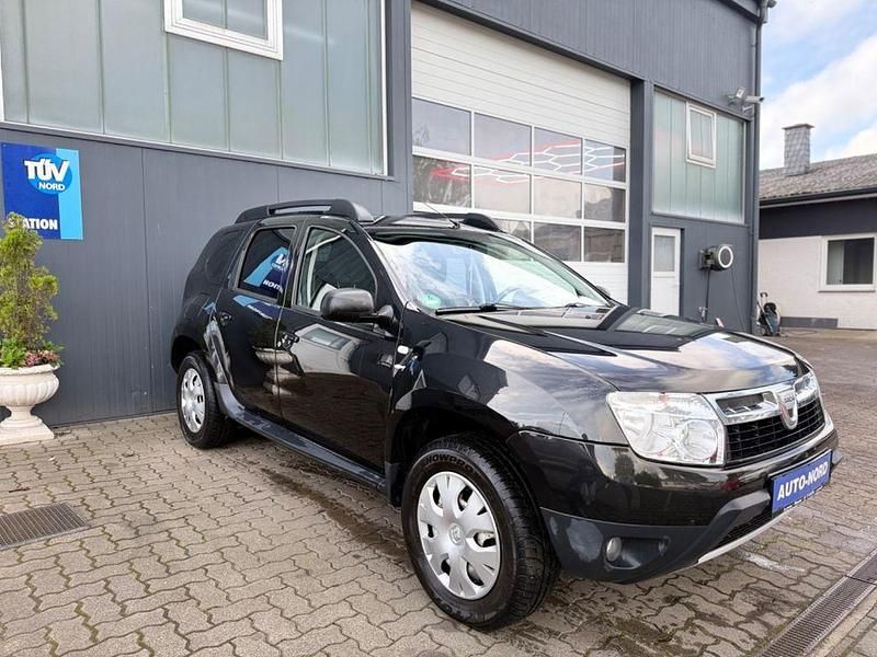 Schwarz Gebraucht 2011 Dacia Duster Lauréate SUV | 5.990 € (Teuer) - Bild 1/3