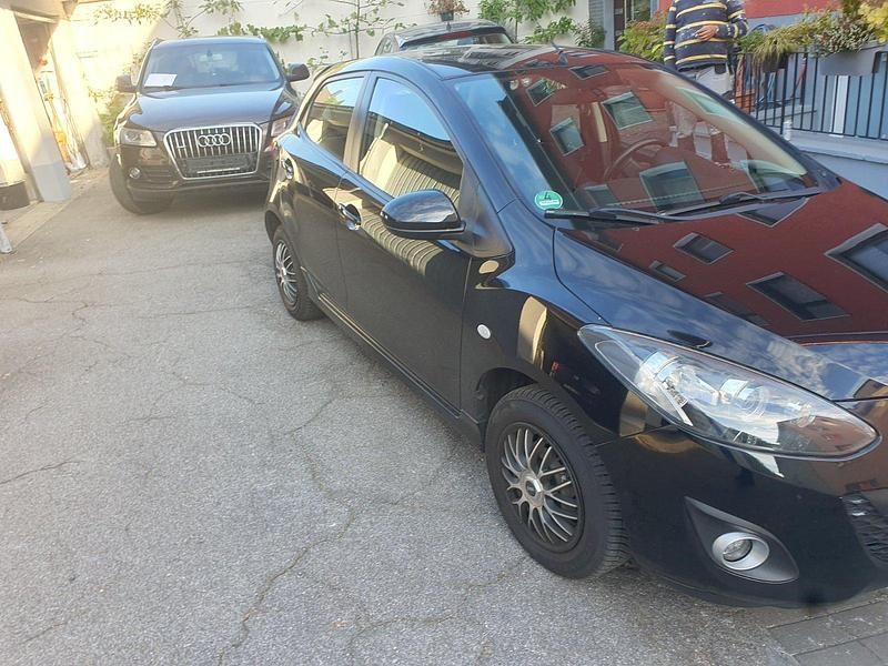 Schwarz Gebraucht 2012 Mazda 2 Sports-Line Kleinwagen | 3.800 € - Bild 1/4
