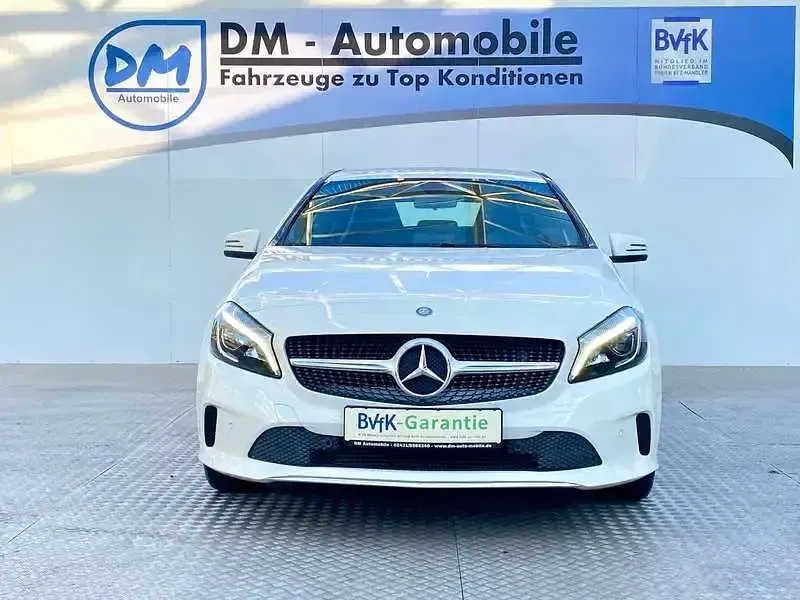 Gebraucht Mercedes A160 102 PS (75 kW) 2017 Weiß Kleinwagen