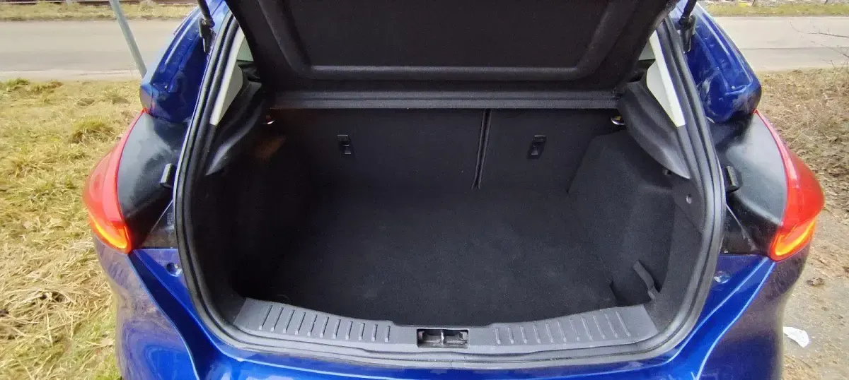 Gebraucht Ford Focus Titanium 120 PS (88 kW) 2016 Blau Limousine