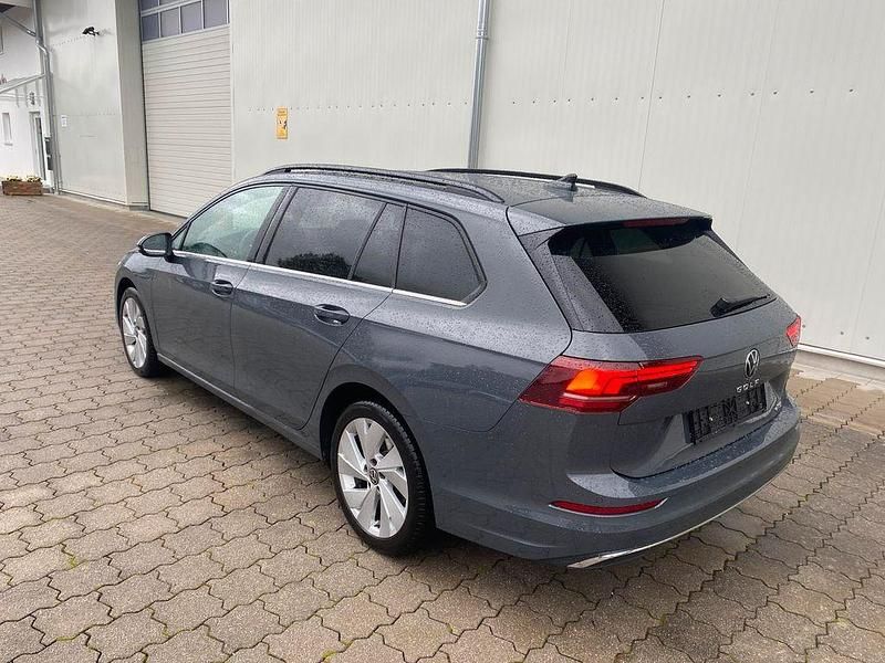 Second-hand VW Golf VIII Style 150 CP (110 kW) 2025 Albastru Berlinǎ