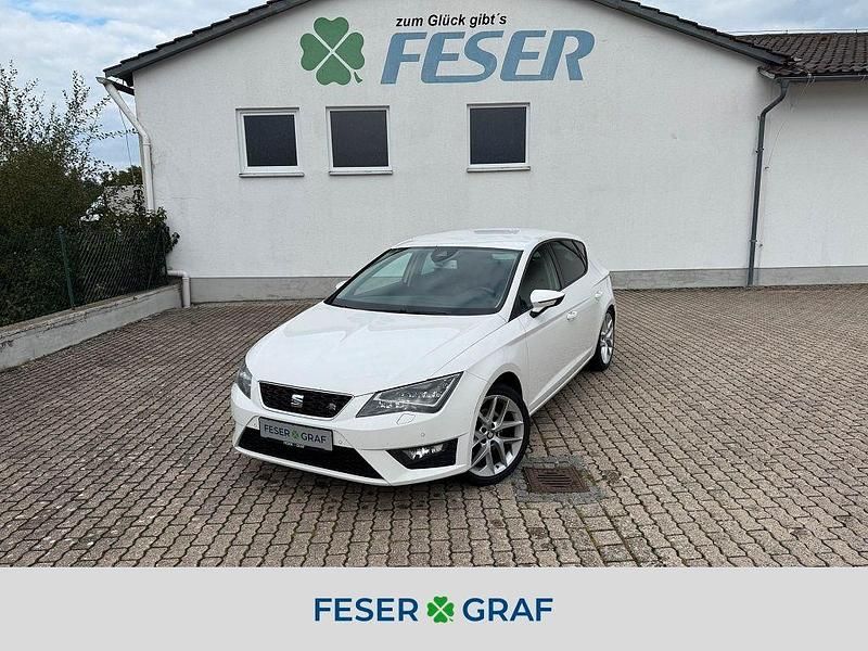 Candyweiß Gebraucht 2015 Seat Leon FR Limousine | 10.950 € (Fairer Preis) - Bild 1/4