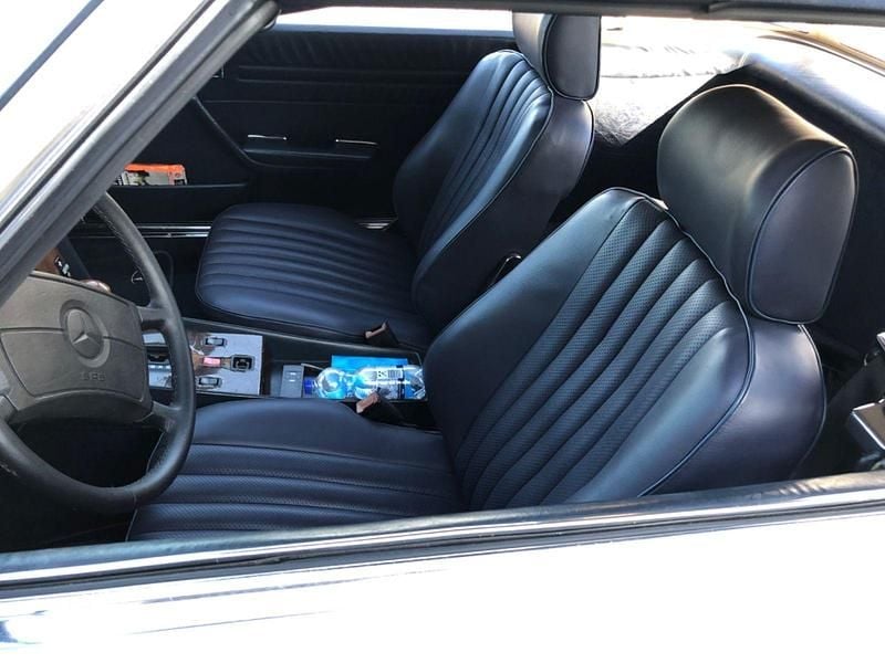 Gebraucht Mercedes 560 227 PS (166 kW) 1986 Silber Cabrio