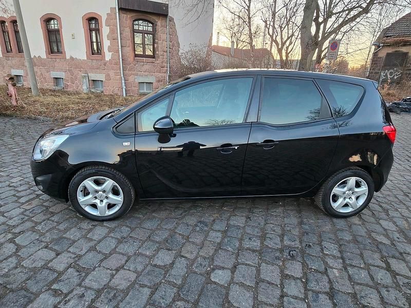 Gebraucht Opel Meriva 105 PS (77 kW) 2011 Schwarz Van / Kleinbus