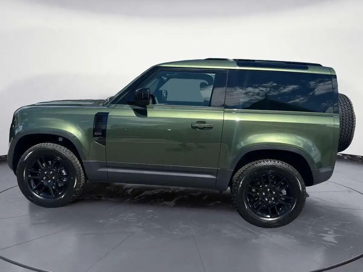 Neu Land Rover Defender S 200 PS (147 kW) 2026 Woolstone green SUV