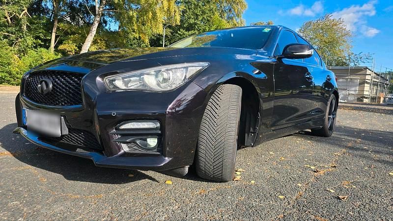 Schwarz Gebraucht 2016 Infiniti Q50 Limousine | 13.199 € - Bild 1/4