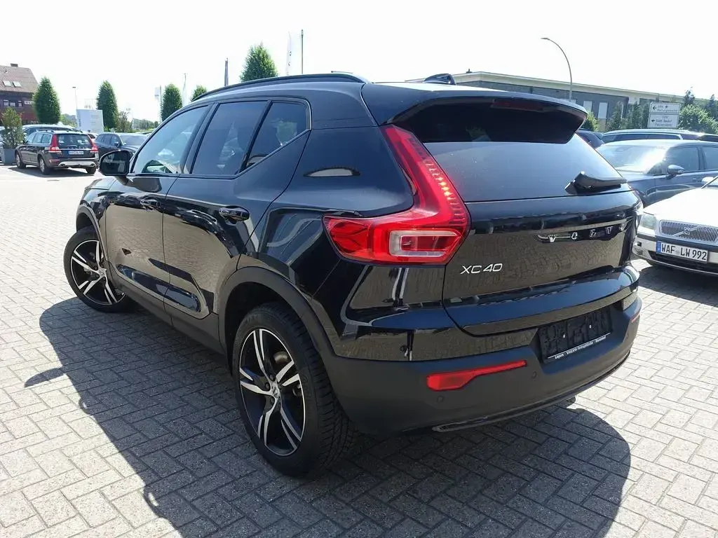 Gebraucht Volvo XC40 Plus 163 PS (119 kW) 2025 Schwarz SUV