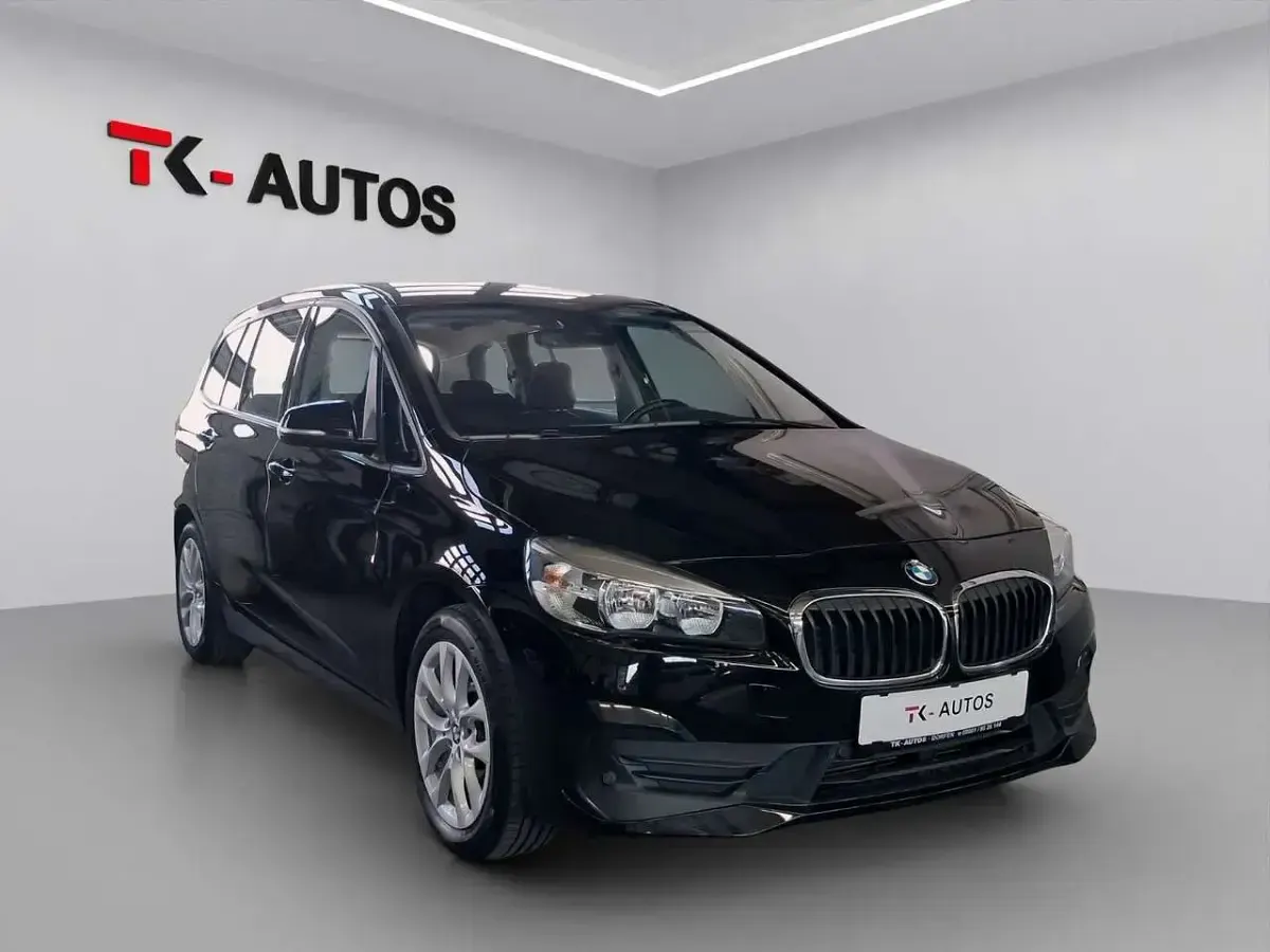 Gebraucht BMW 218 150 PS (110 kW) 2020 Schwarz ii/bonnet fluid black Van / Kleinbus