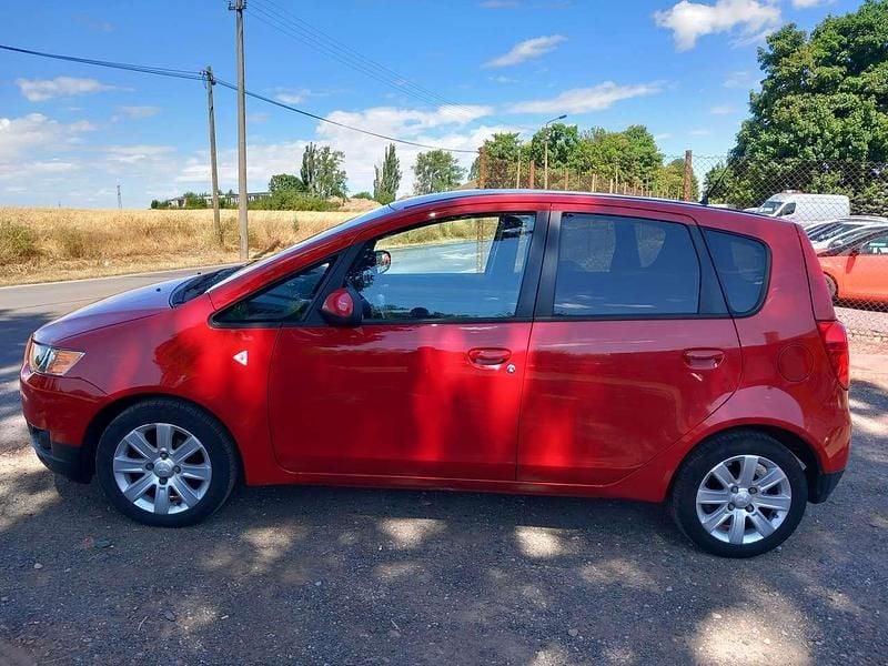 Gebraucht Mitsubishi Colt Edition 75 PS (55 kW) 2012 P04 (amadien) rot Limousine