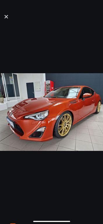 Orange Gebraucht 2013 Toyota GT86 GT Coupé | 22.999 € (Fairer Preis) - Bild 1/4