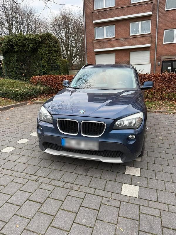 Blau Gebraucht 2012 BMW X1 SUV | 8.600 € (Fairer Preis) - Bild 1/4