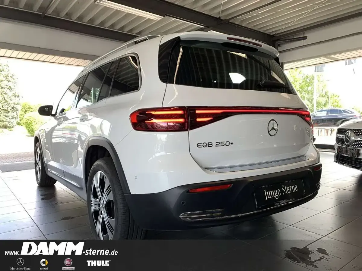 Gebraucht Mercedes EQB250+ Progressive 139 kW (190 PS) 2025 Polarweiß SUV