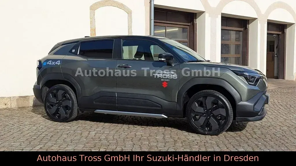 Gebraucht Suzuki e-Vitara Comfort+ 135 kW (184 PS) 2026 Grün SUV
