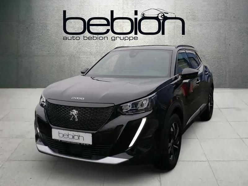 Perla nera schwarz metallic Gebraucht 2023 Peugeot e-2008 Allure SUV | 23.900 € (Teuer) - Bild 1/4
