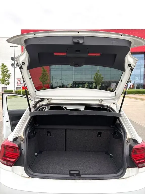 Gebraucht VW Polo Highline 95 PS (69 kW) 2019 Weiß Kleinwagen